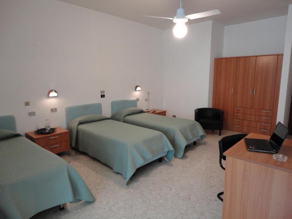 Hotel Riviera Бари Номер фото