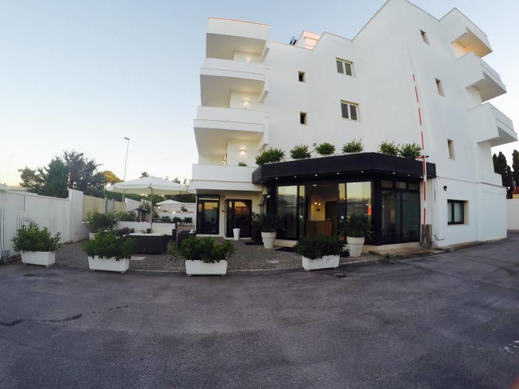 Hotel Riviera Бари Экстерьер фото